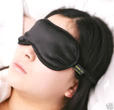 femme dort avec bandeau